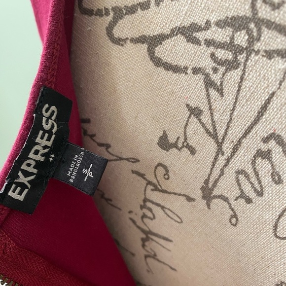 Women’s Express Sleeveless Burgundy Dress Size Small - Picture 5 of 6